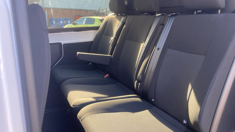 Peugeot Expert L1 Diesel 2.0 BlueHDi 145 Professional Crew Van